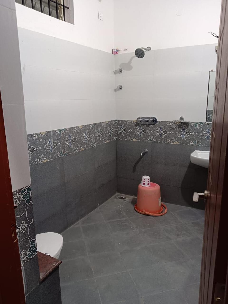 Venissa Serviceapartment Чикмагалур Экстерьер фото